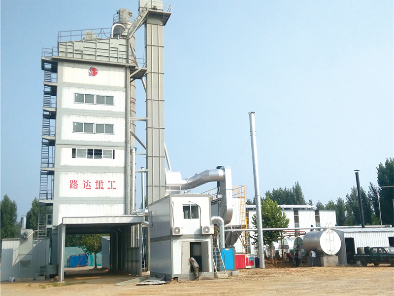 二、2018年10月濟(jì)寧工地hqb3500型瀝青攪拌站